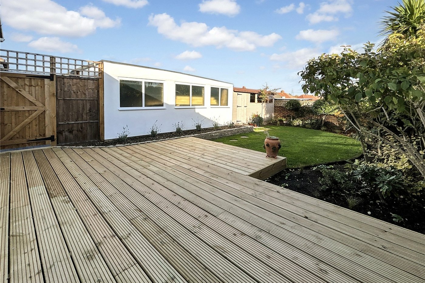 3 bedroom bungalow for sale in Sidcup | Robinson Jackson