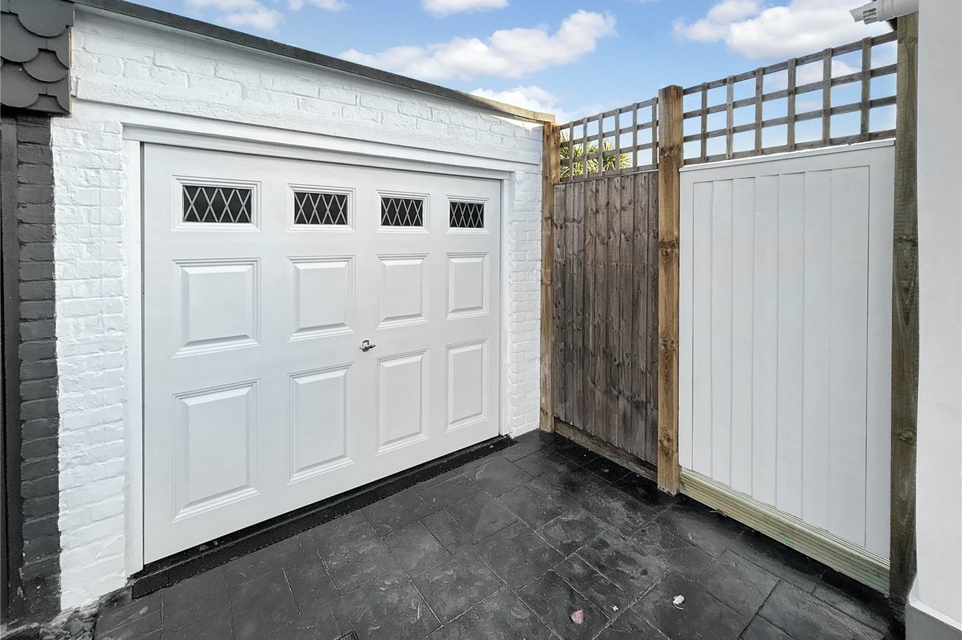 3 bedroom bungalow for sale in Sidcup | Robinson Jackson