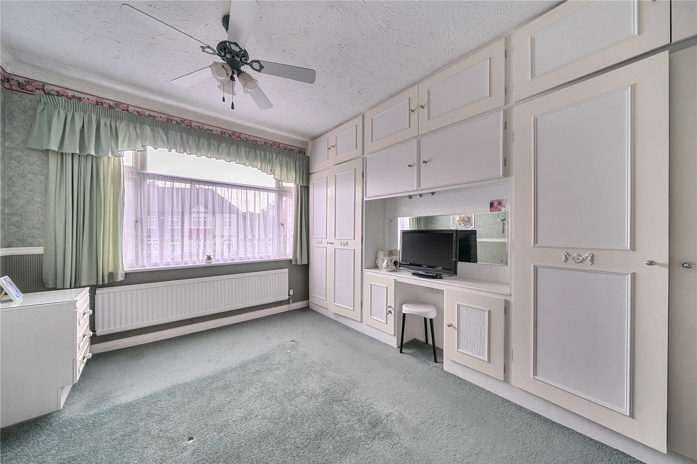 4 bedroom house for sale in London | Robinson Jackson