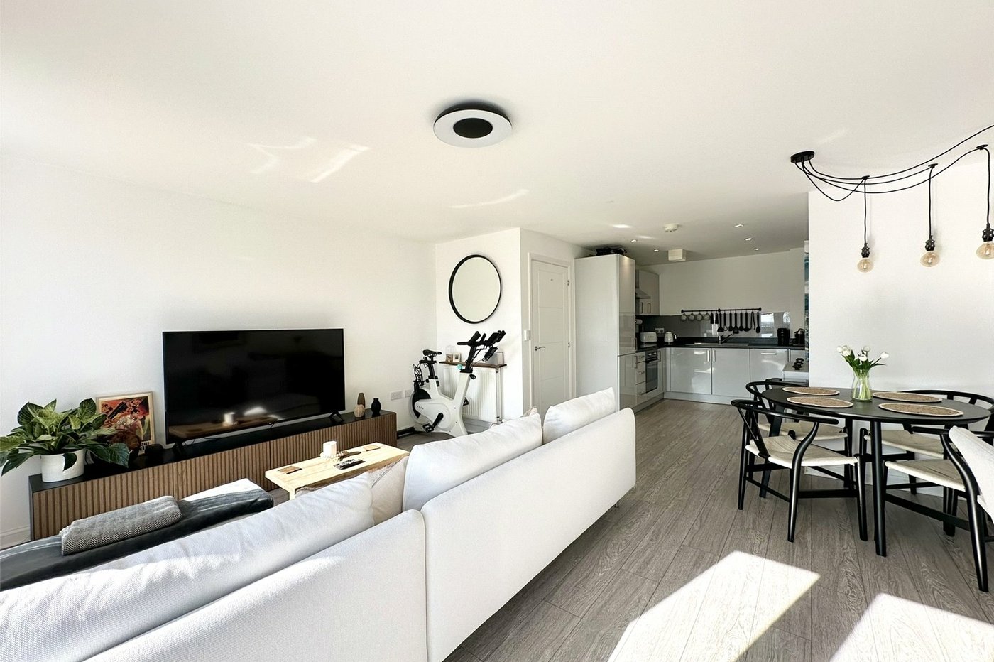 1 bedroom property for sale in Castle Hill | Robinson Jackson