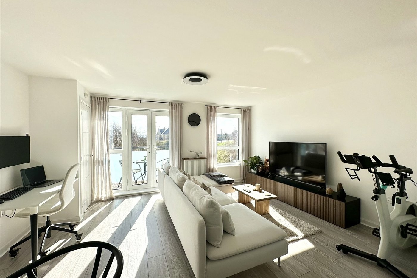 1 bedroom property for sale in Castle Hill | Robinson Jackson