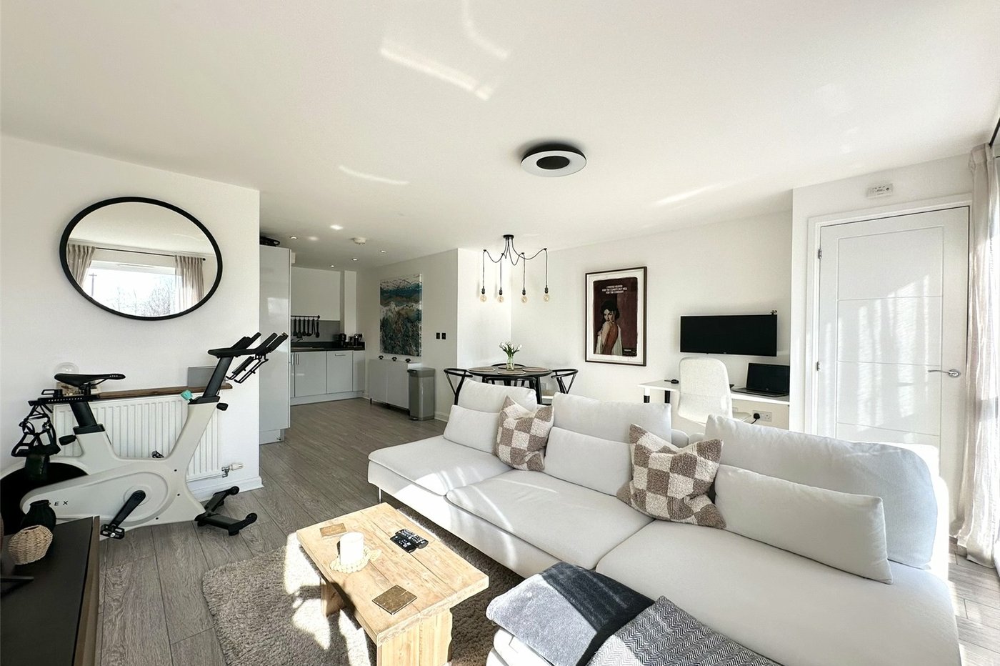 1 bedroom property for sale in Castle Hill | Robinson Jackson