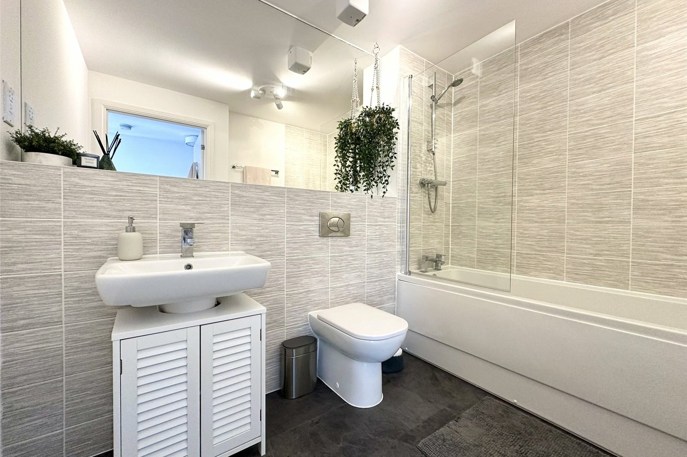 1 bedroom property for sale in Castle Hill | Robinson Jackson