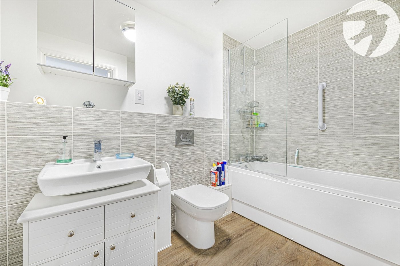 1 bedroom property for sale in Castle Hill | Robinson Jackson