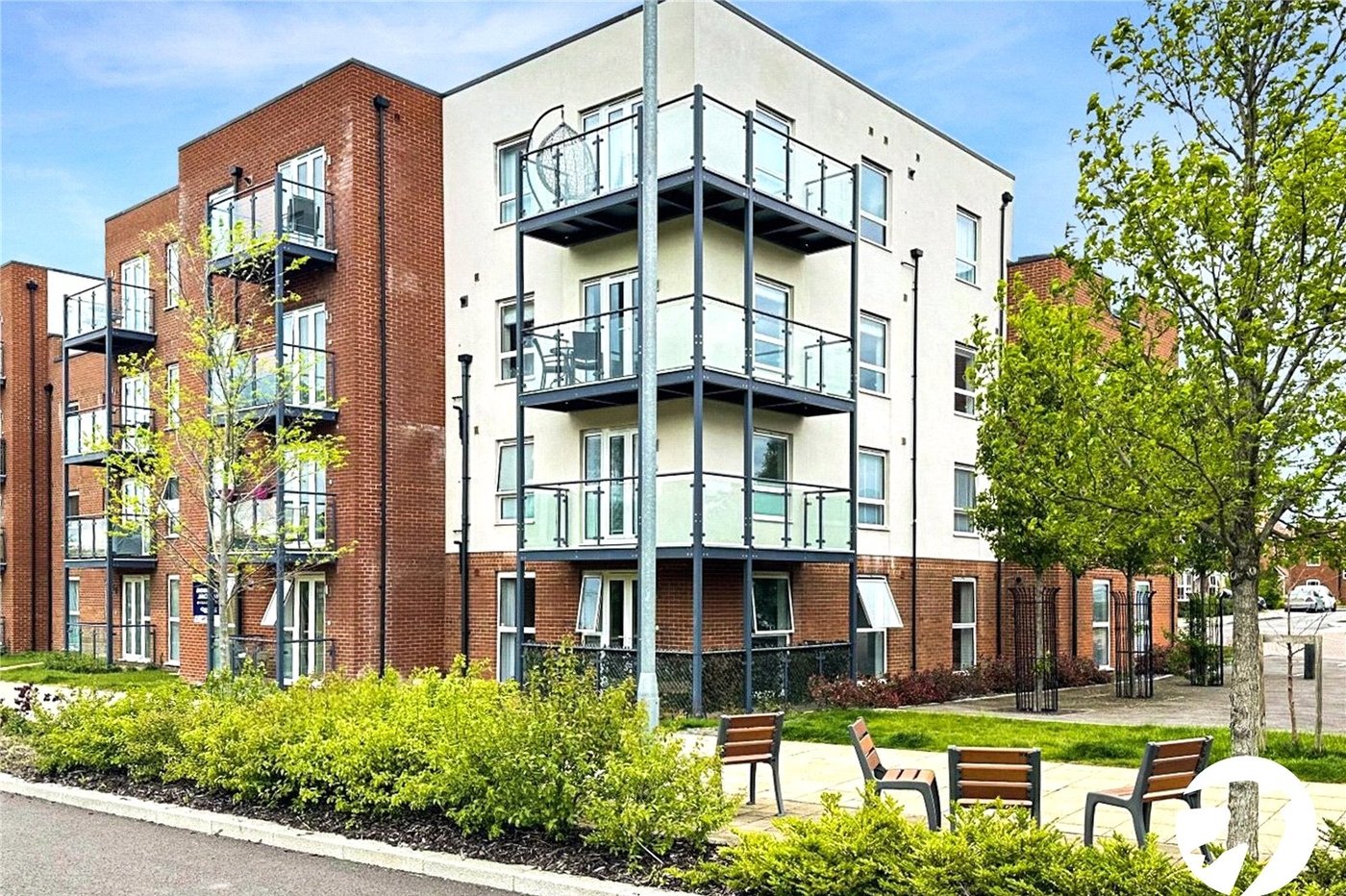 2 bedroom property for sale in Castle Hill | Robinson Jackson