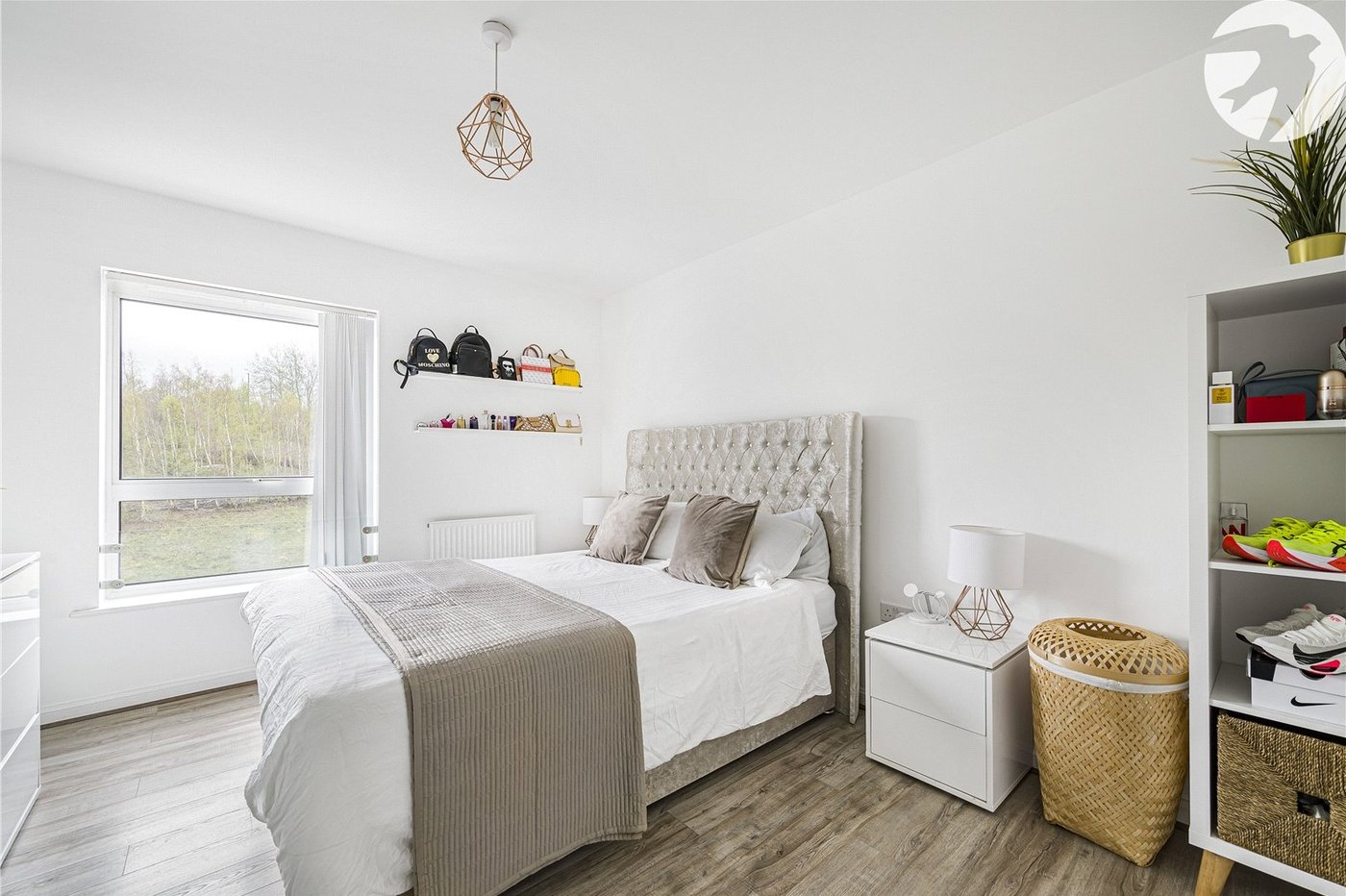 2 bedroom property for sale in Castle Hill | Robinson Jackson