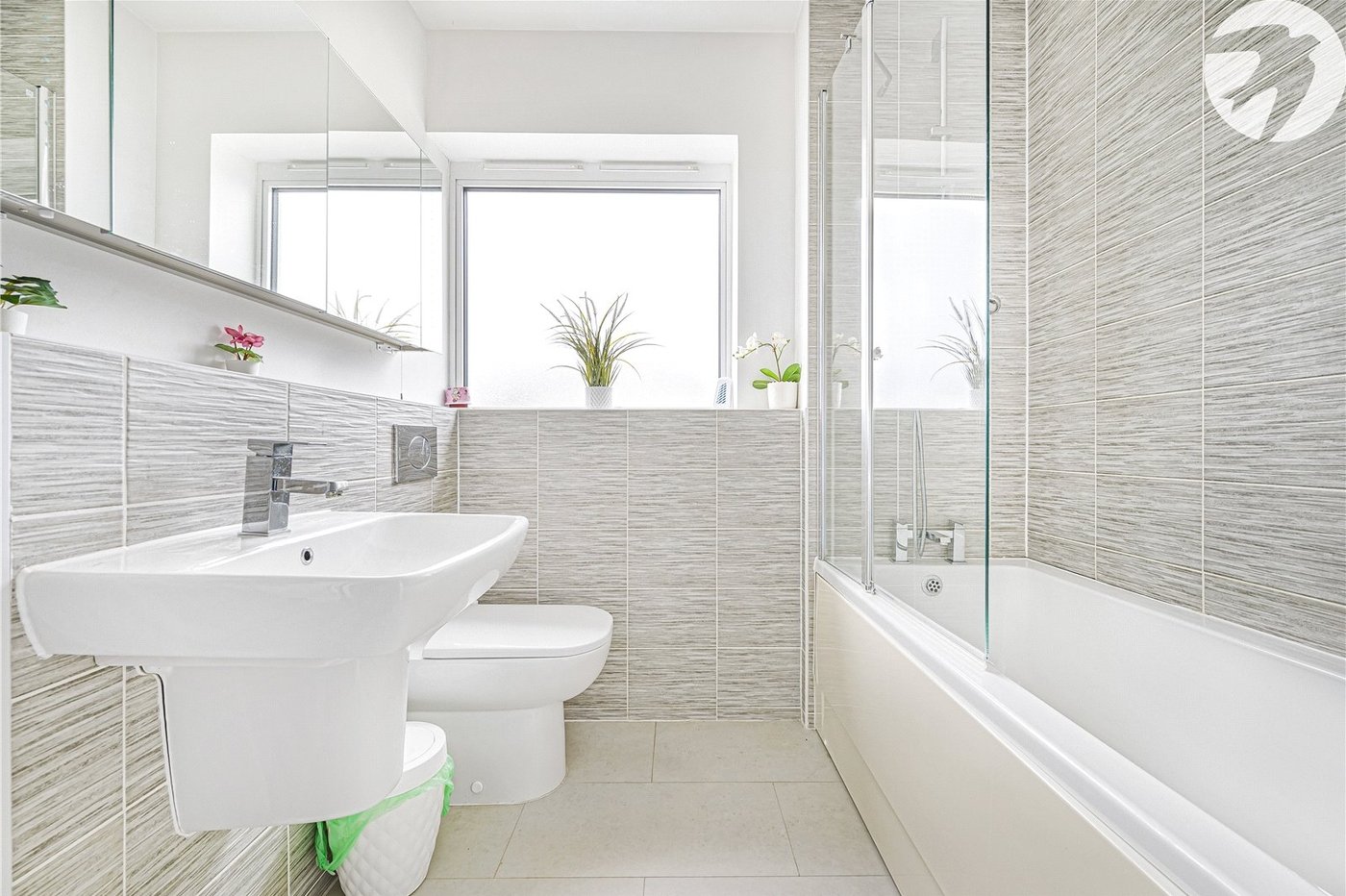 2 bedroom property for sale in Castle Hill | Robinson Jackson