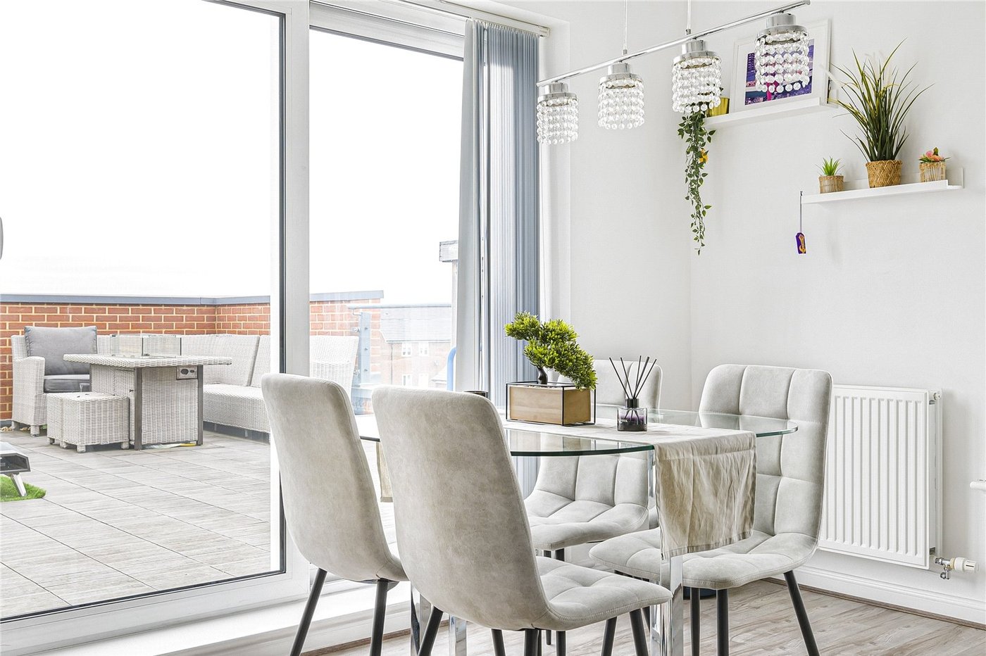 2 bedroom property for sale in Castle Hill | Robinson Jackson