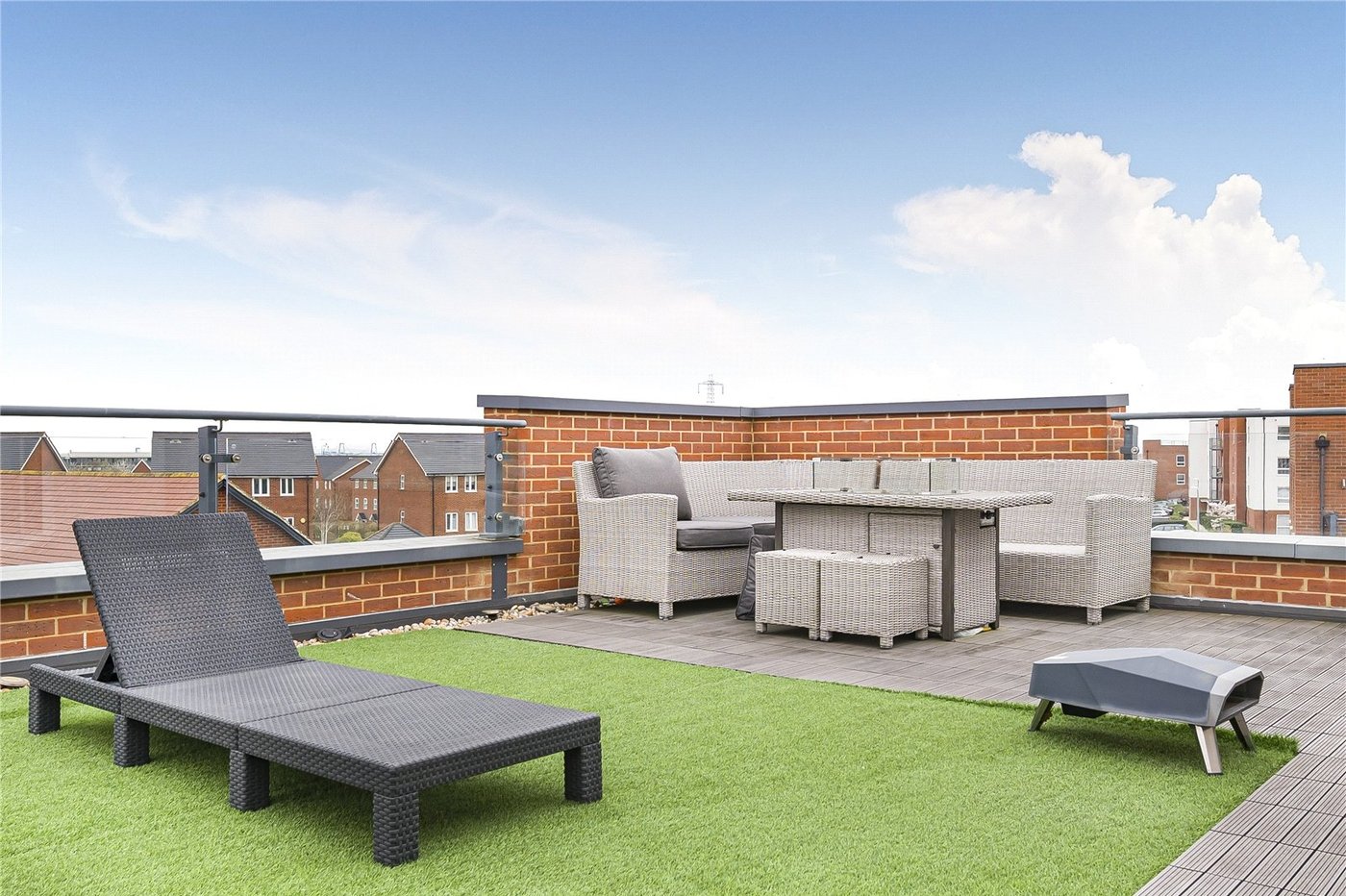 2 bedroom property for sale in Castle Hill | Robinson Jackson