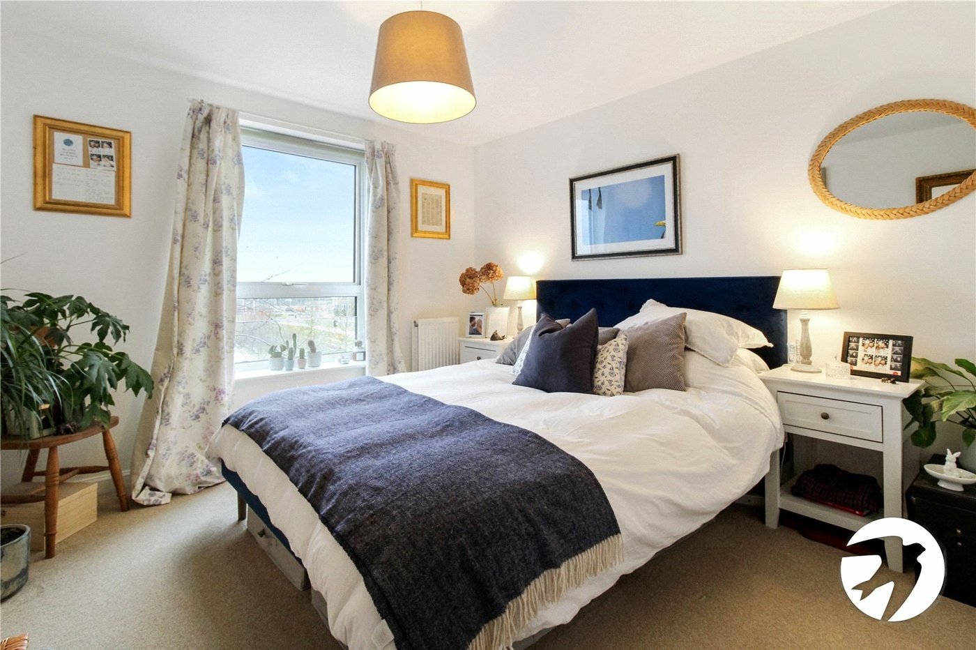 2 bedroom property for sale in Castle Hill | Robinson Jackson