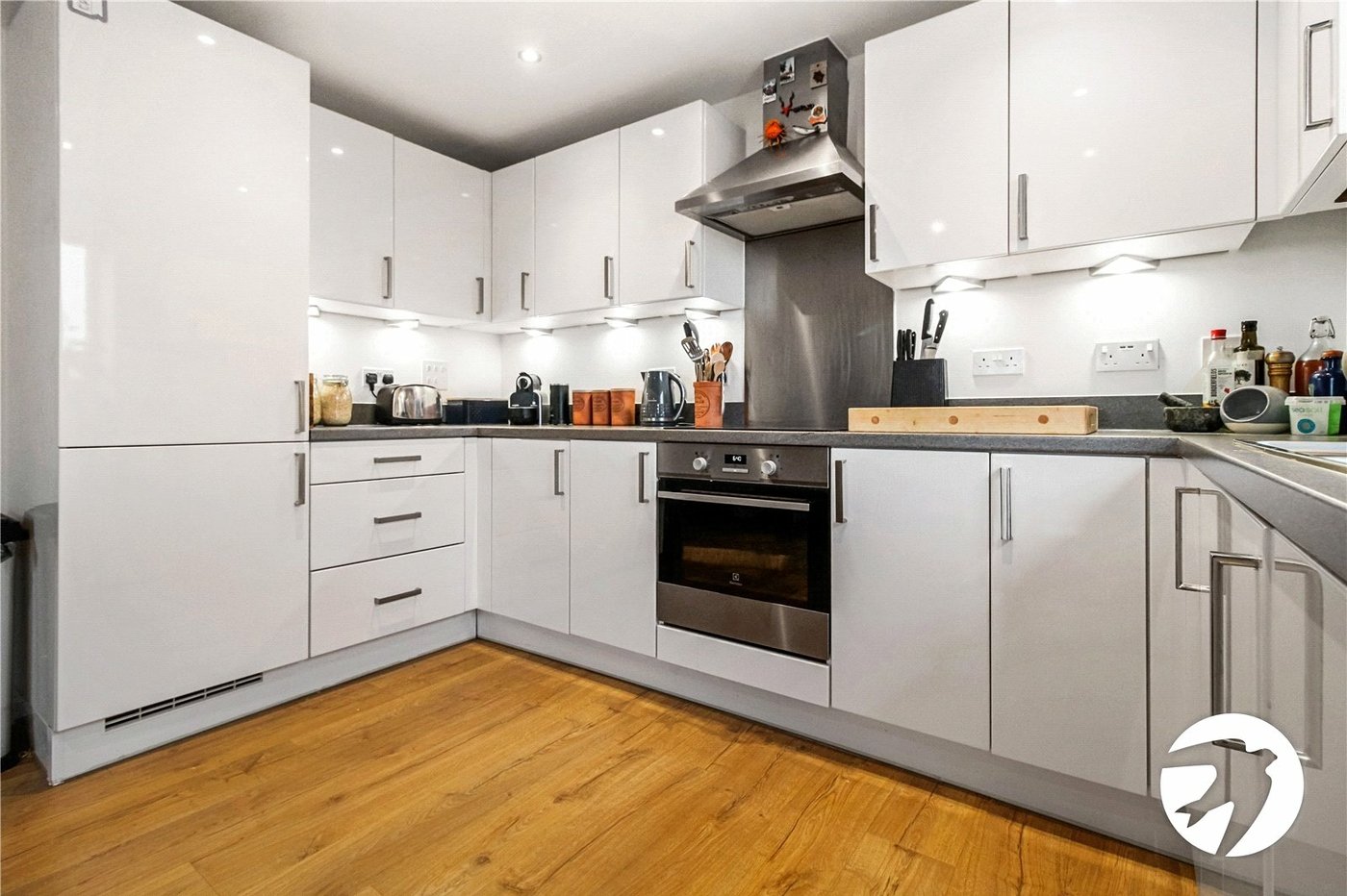 2 bedroom property for sale in Castle Hill | Robinson Jackson