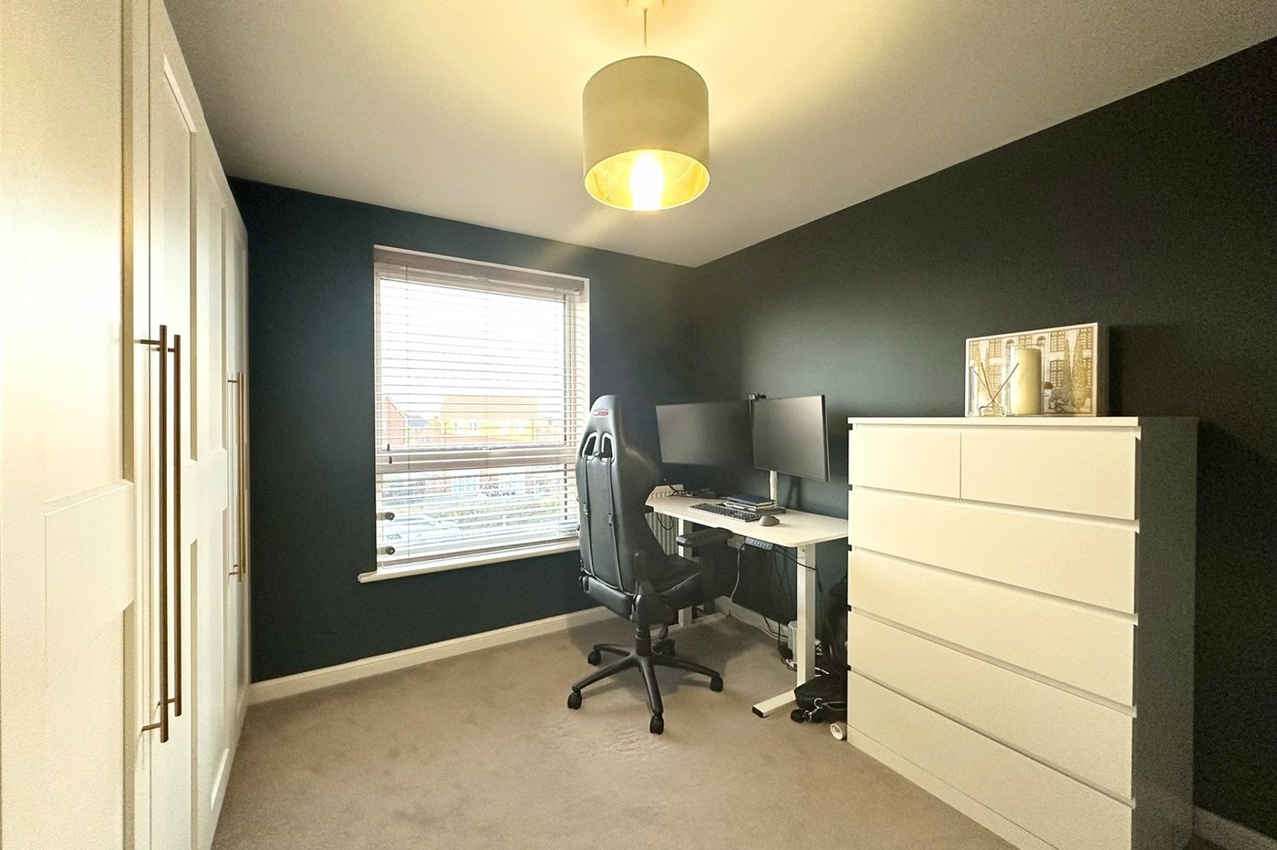 2 bedroom property for sale in Castle Hill | Robinson Jackson