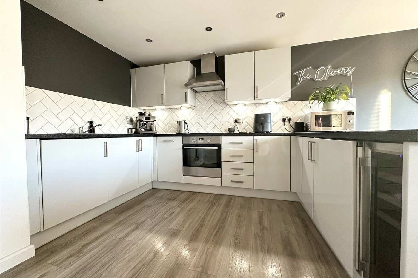 2 bedroom property for sale in Castle Hill | Robinson Jackson