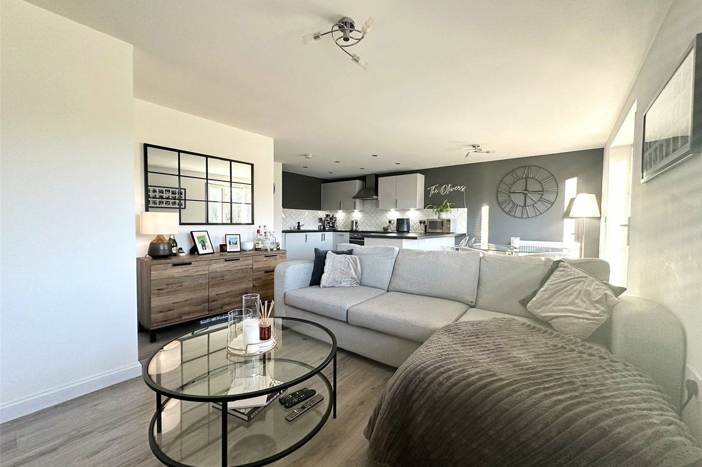 2 bedroom property for sale in Castle Hill | Robinson Jackson