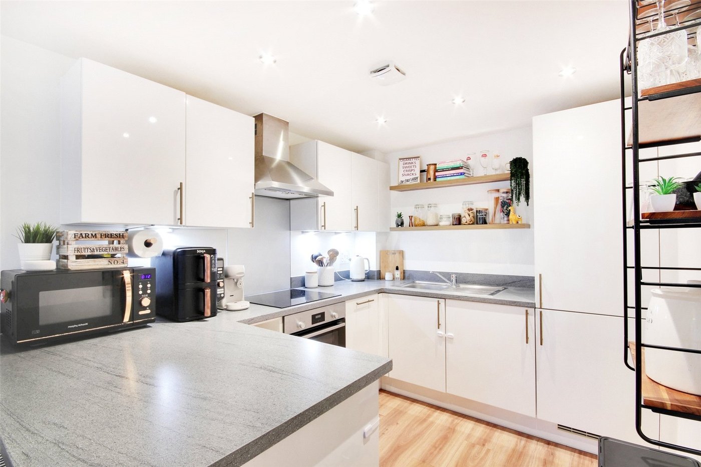 1 bedroom property for sale in Castle Hill | Robinson Jackson