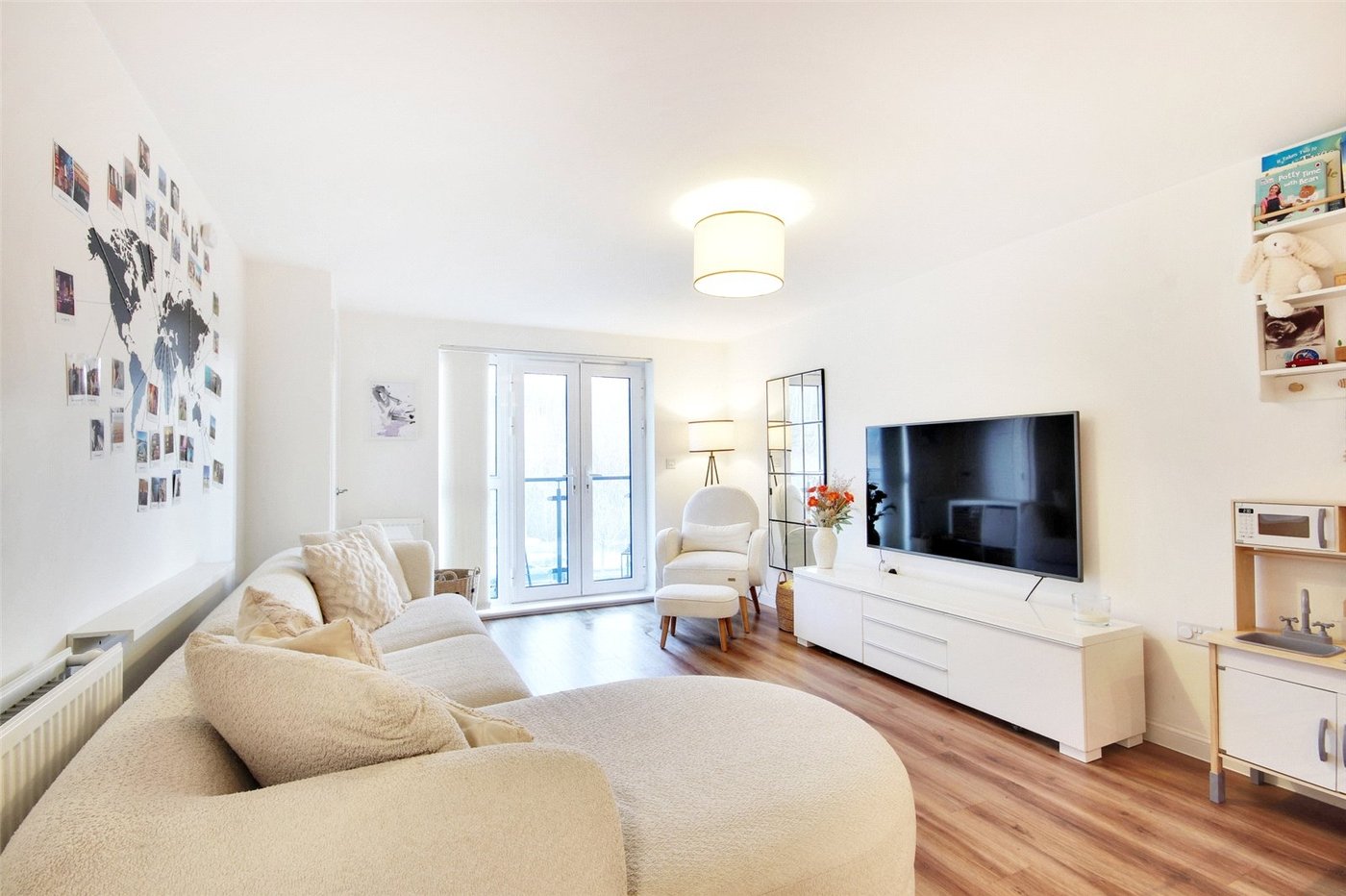 1 bedroom property for sale in Castle Hill | Robinson Jackson