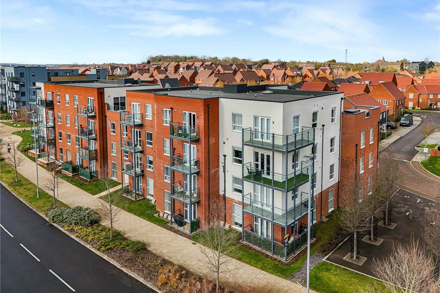 2 bedroom property for sale in Castle Hill | Robinson Jackson