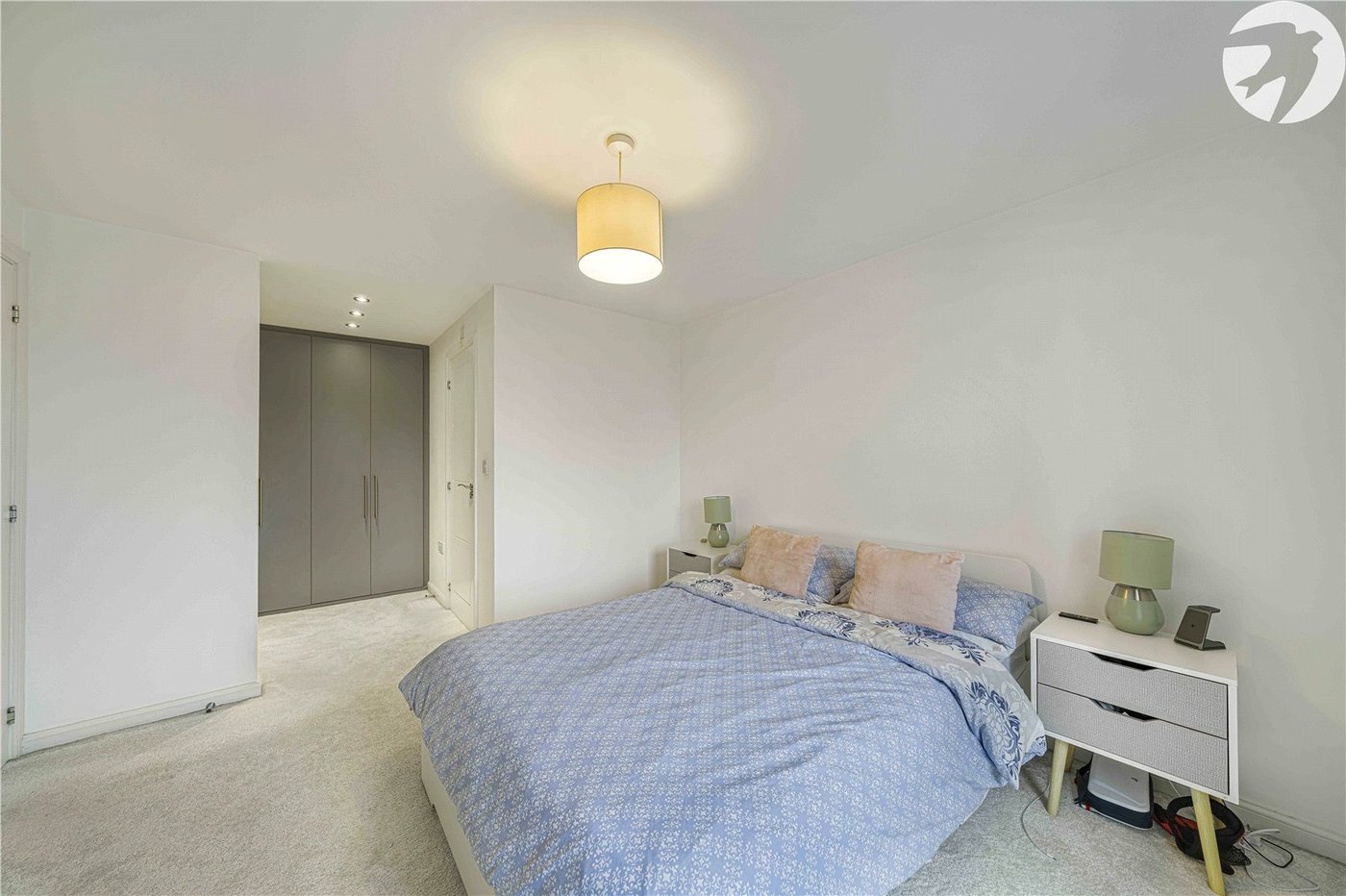 2 bedroom property for sale in Castle Hill | Robinson Jackson