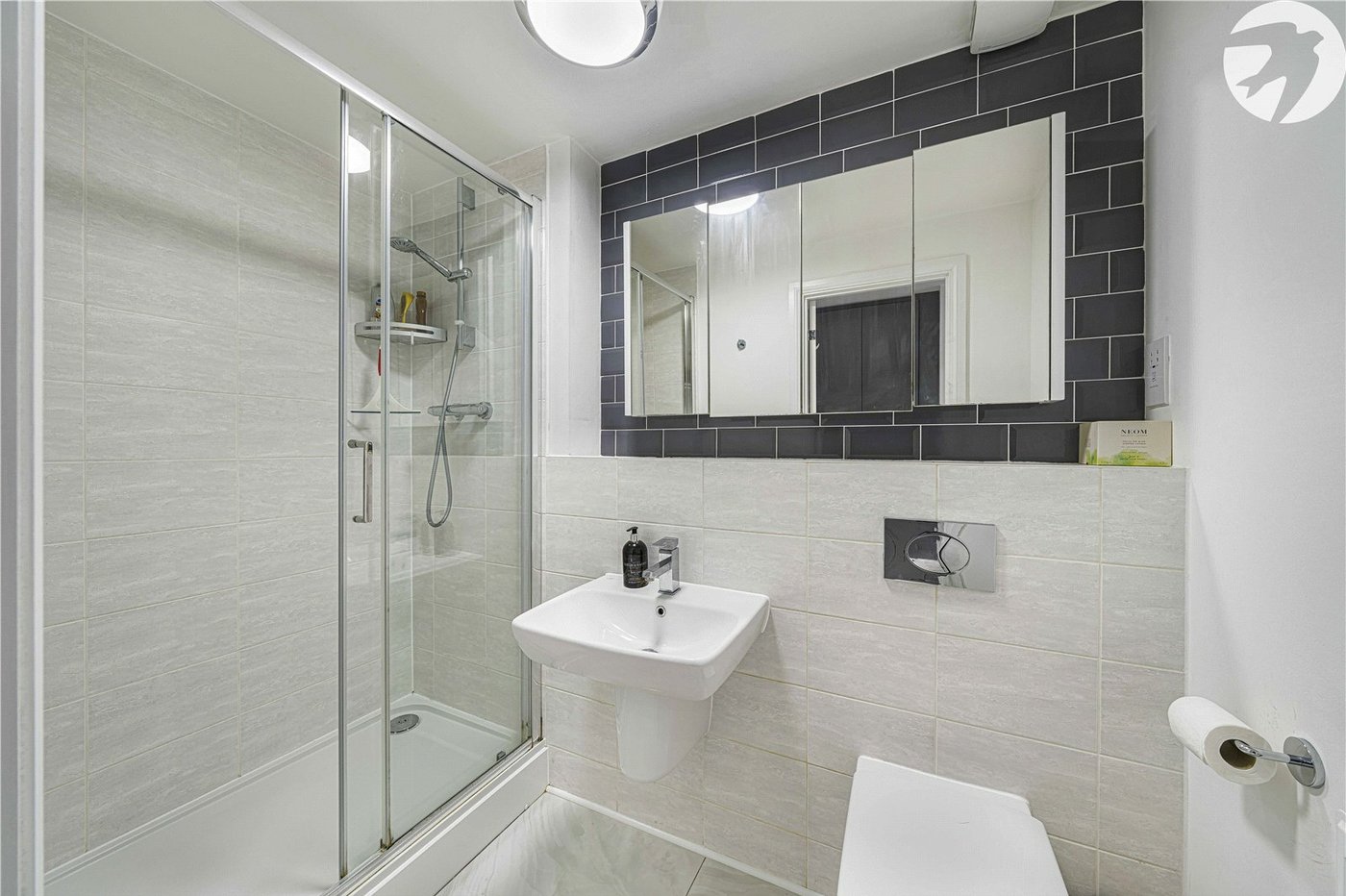 2 bedroom property for sale in Castle Hill | Robinson Jackson