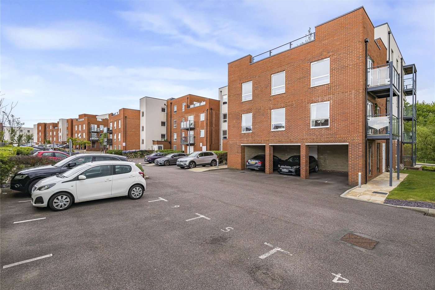 2 bedroom property for sale in Castle Hill | Robinson Jackson