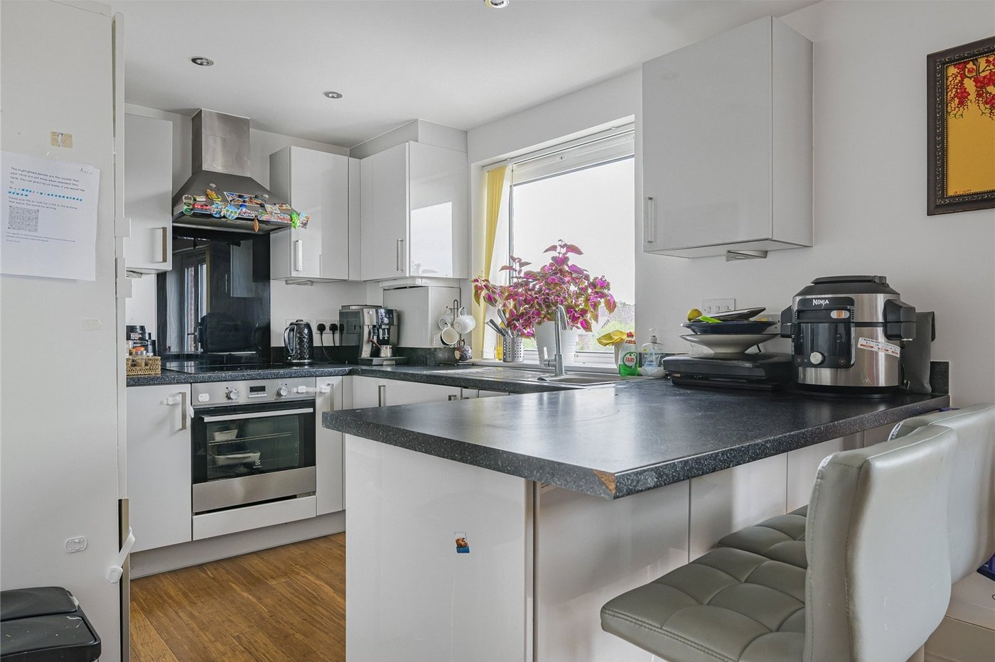 2 bedroom property for sale in Castle Hill | Robinson Jackson