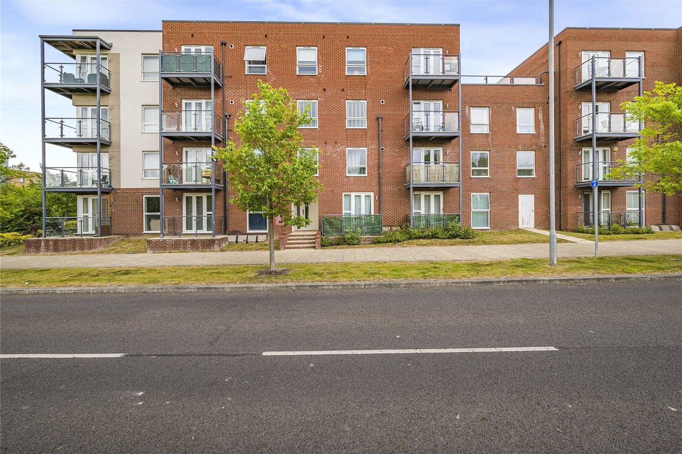 2 bedroom property for sale in Castle Hill | Robinson Jackson