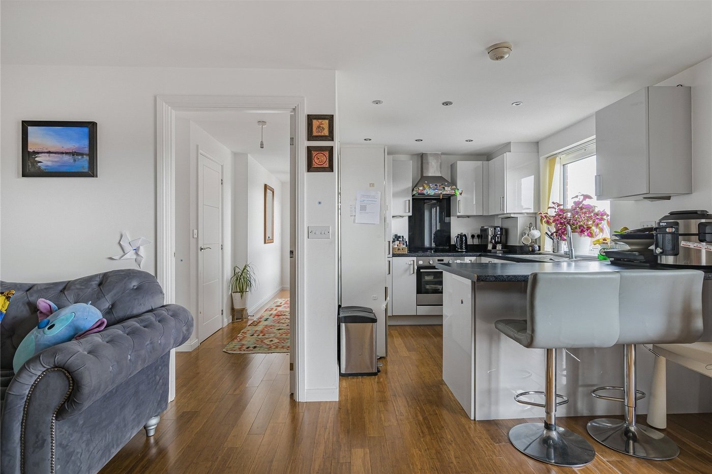 2 bedroom property for sale in Castle Hill | Robinson Jackson