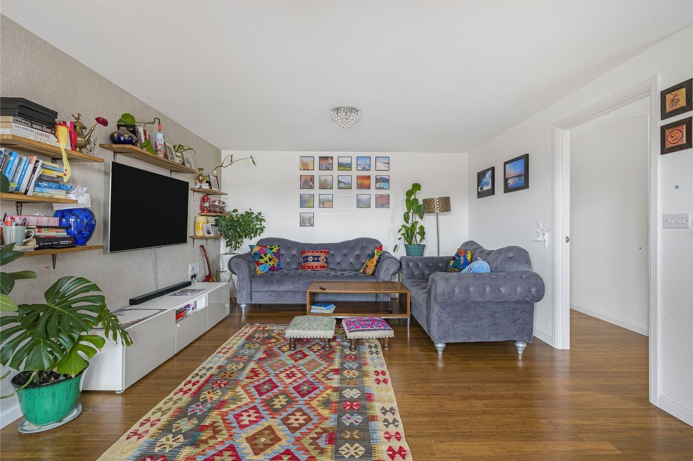 2 bedroom property for sale in Castle Hill | Robinson Jackson