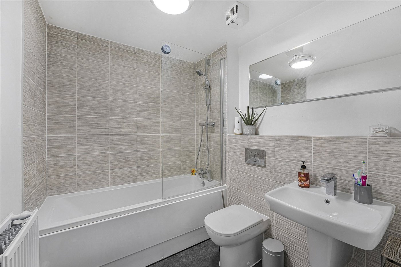 1 bedroom property for sale in Castle Hill | Robinson Jackson