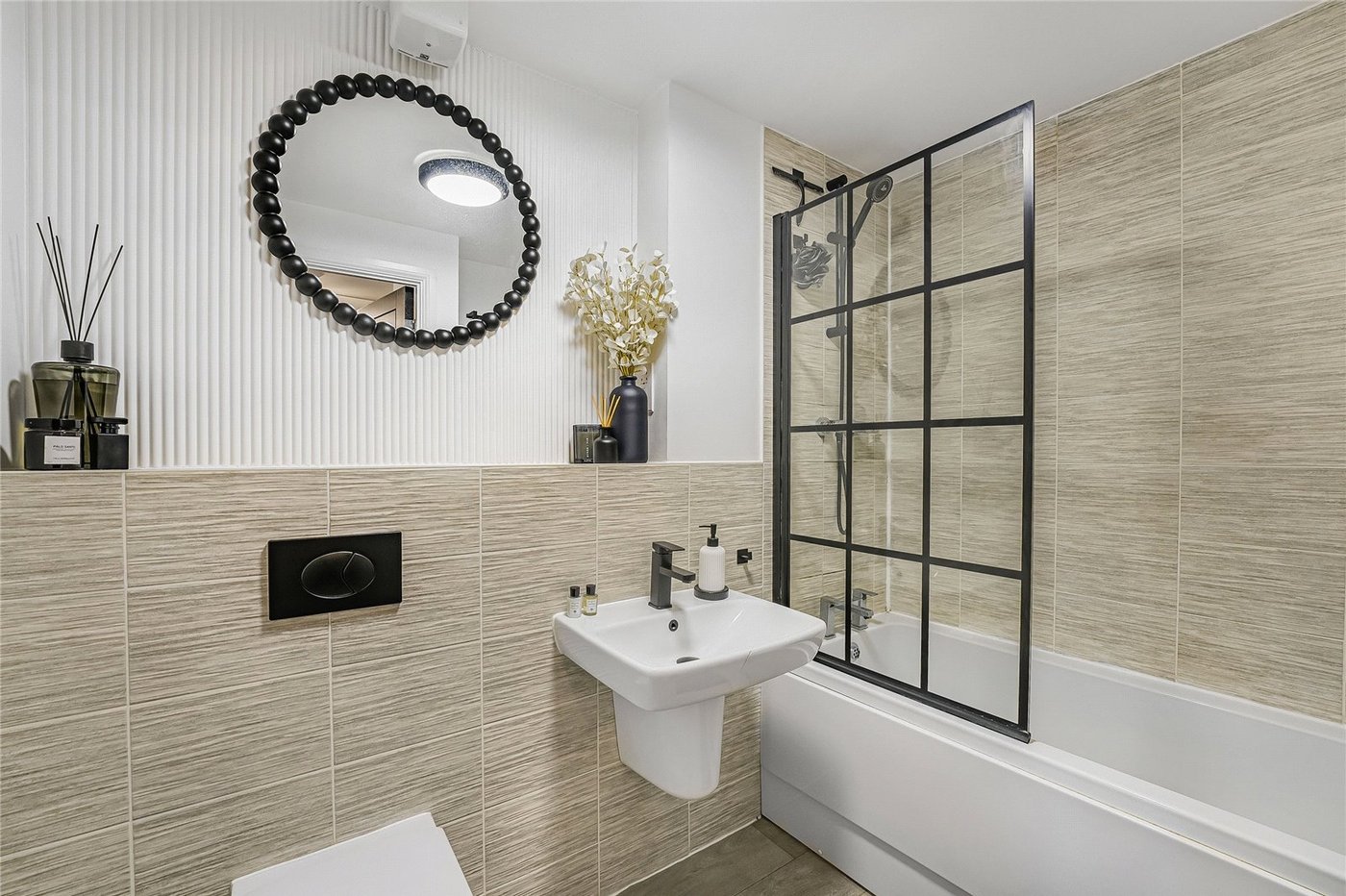 1 bedroom property for sale in Castle Hill | Robinson Jackson