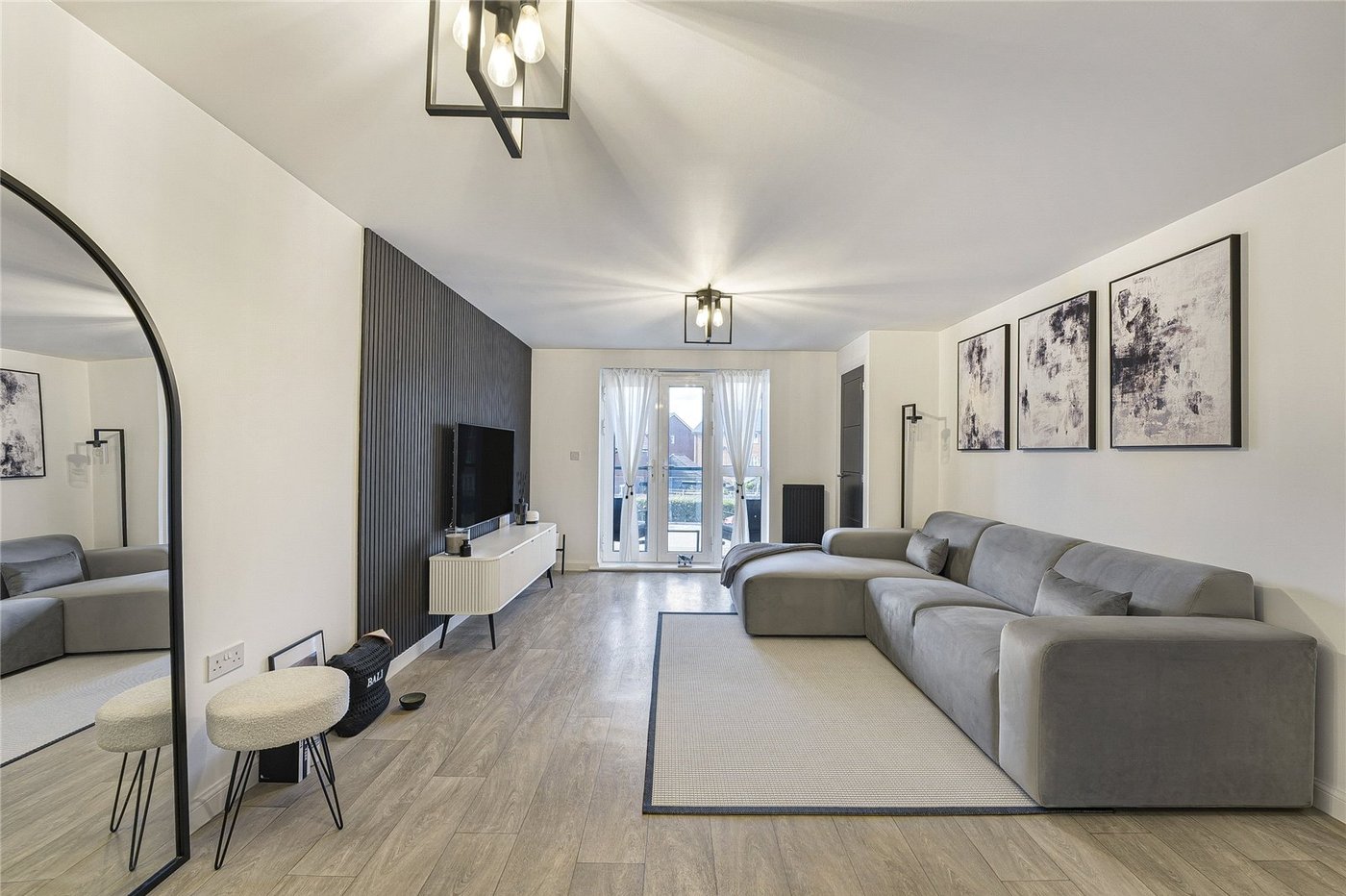 1 bedroom property for sale in Castle Hill | Robinson Jackson