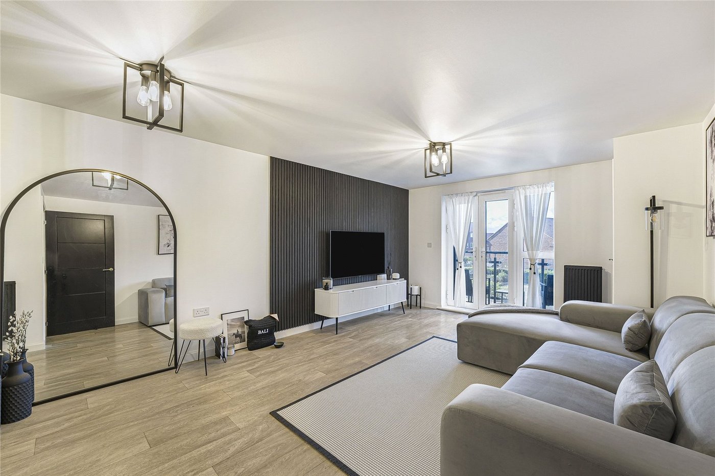 1 bedroom property for sale in Castle Hill | Robinson Jackson