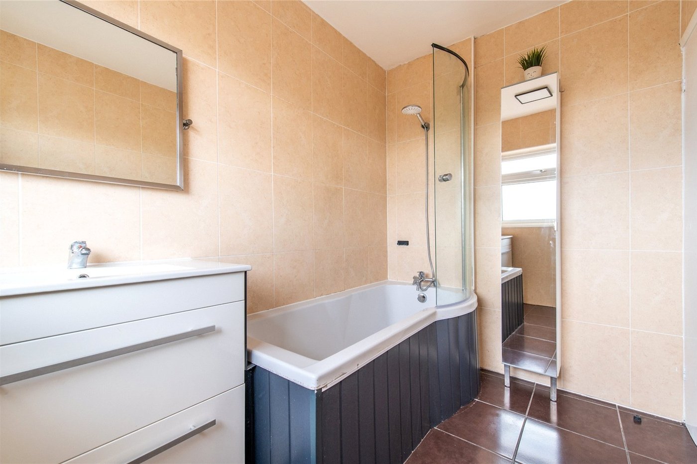 3 bedroom house for sale in Istead Rise | Robinson Michael & Jackson