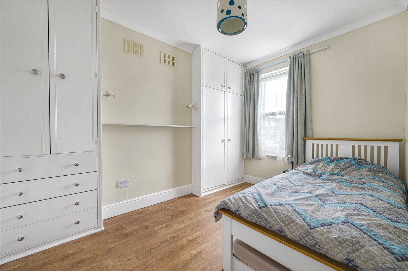 2 bedroom house for sale in Welling | Robinson Jackson