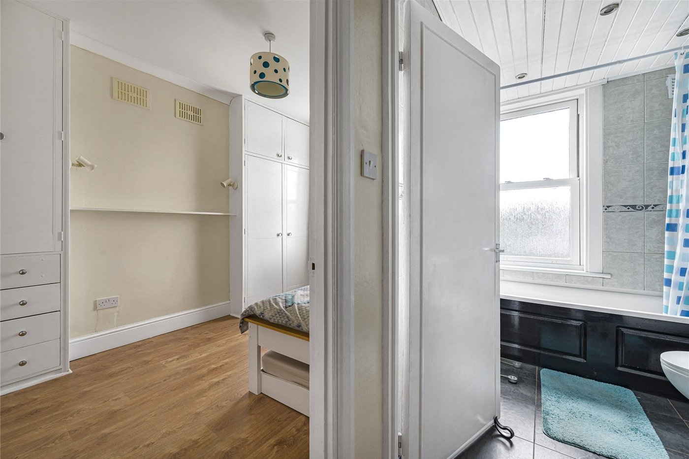 2 bedroom house for sale in Welling | Robinson Jackson