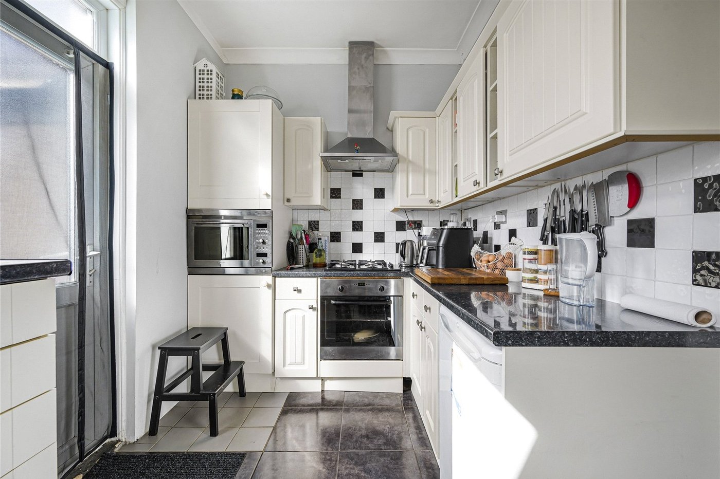 2 bedroom house for sale in Welling | Robinson Jackson
