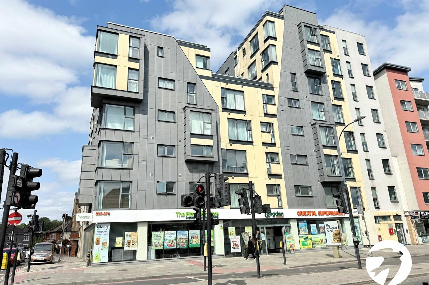 2 bedroom property for sale in London | Robinson Jackson