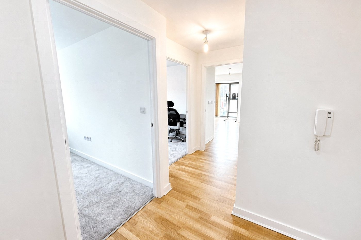 2 bedroom property for sale in London | Robinson Jackson