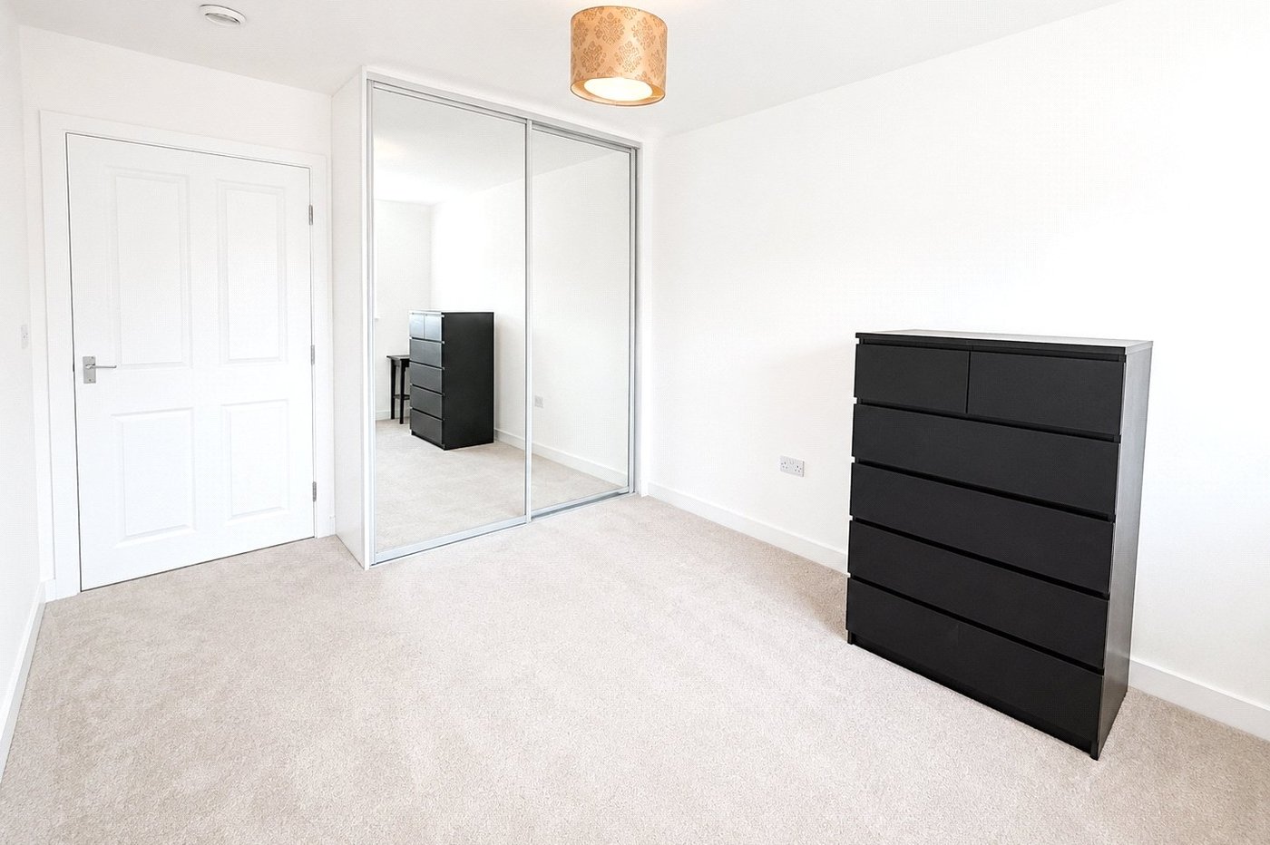 2 bedroom property for sale in London | Robinson Jackson