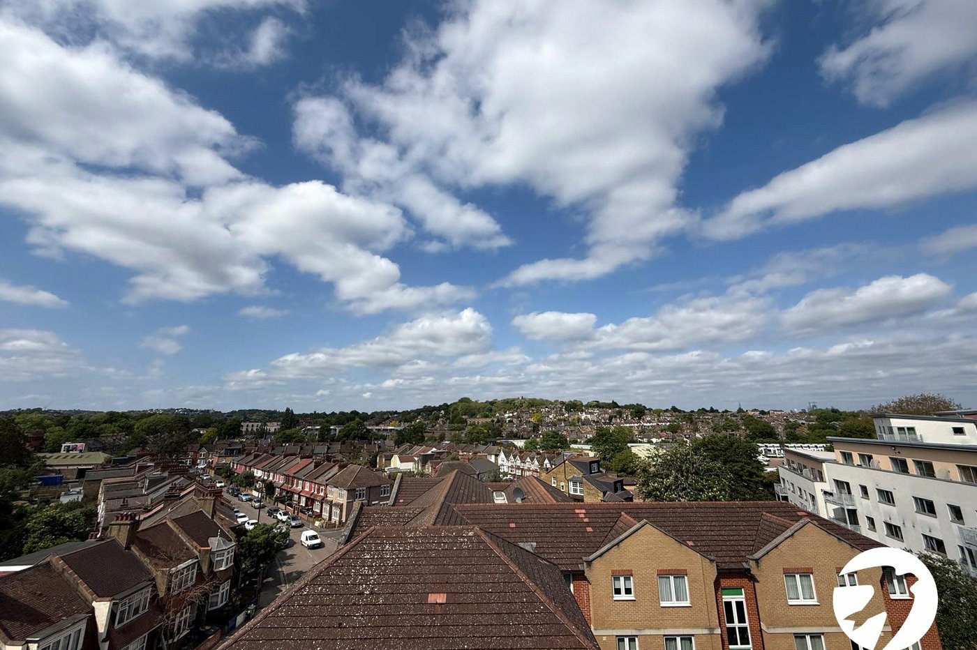 2 bedroom property for sale in London | Robinson Jackson