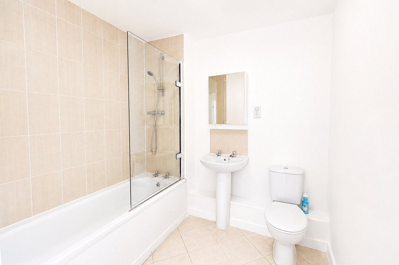 2 bedroom property for sale in London | Robinson Jackson