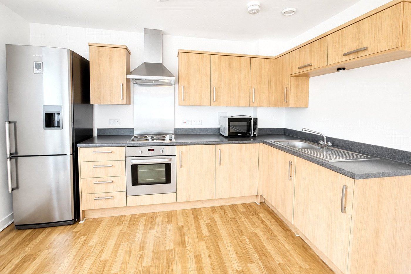 2 bedroom property for sale in London | Robinson Jackson