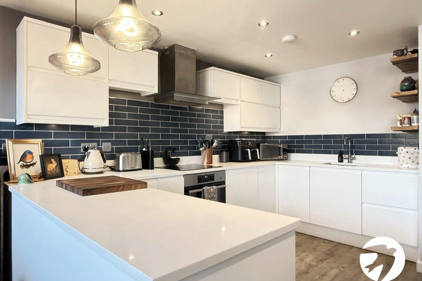 2 bedroom property for sale in London | Robinson Jackson
