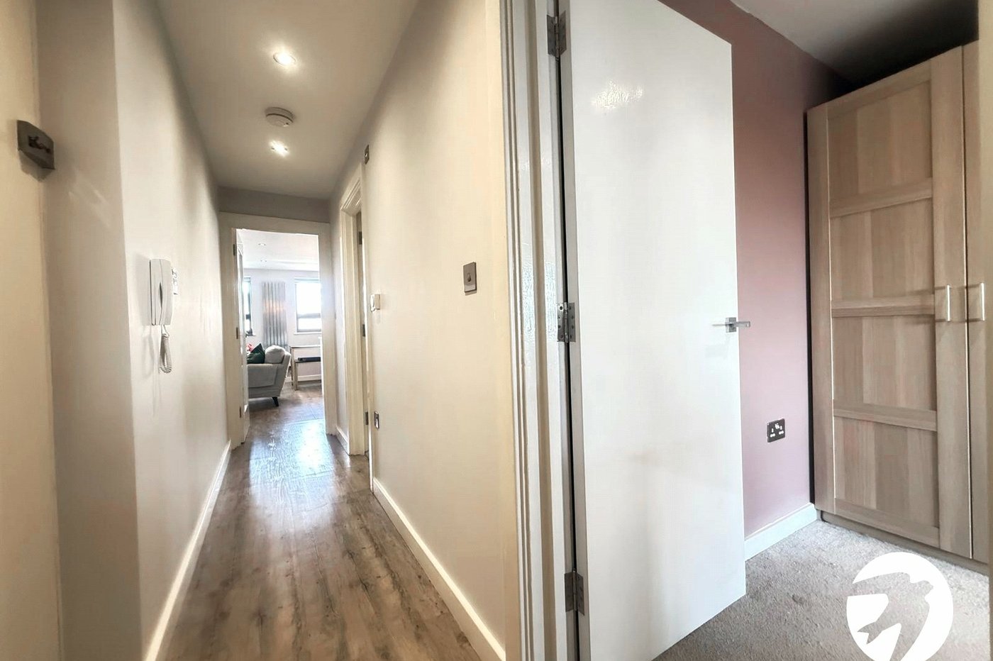 2 bedroom property for sale in London | Robinson Jackson