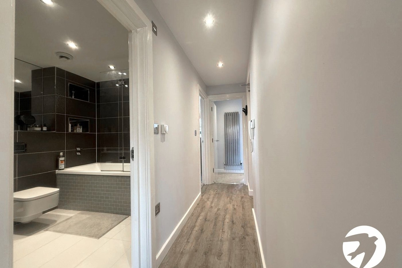 2 bedroom property for sale in London | Robinson Jackson