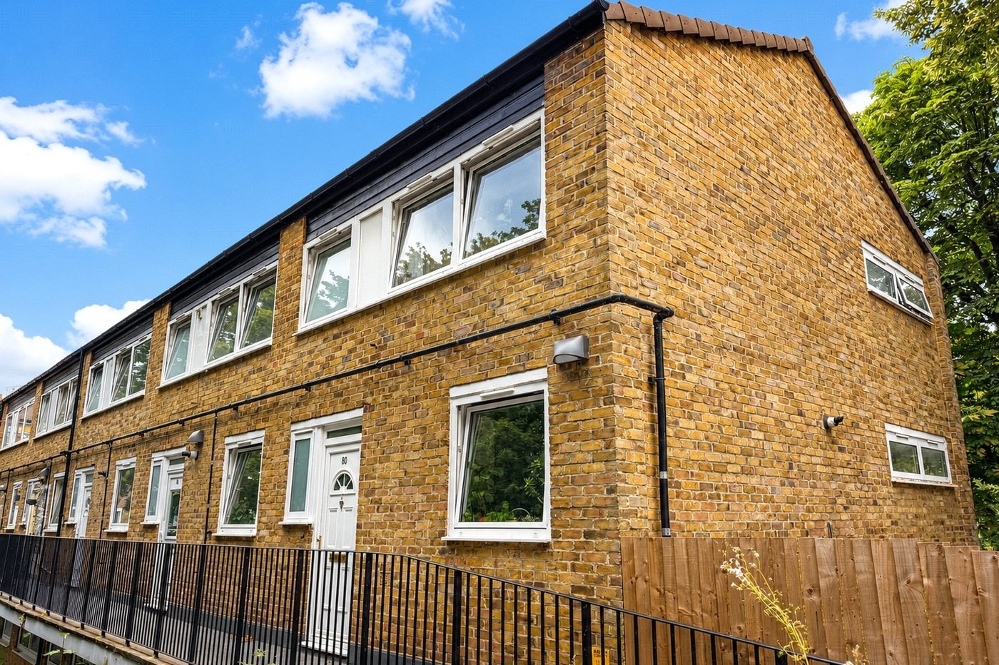 2 bedroom property for sale in London | Robinson Jackson