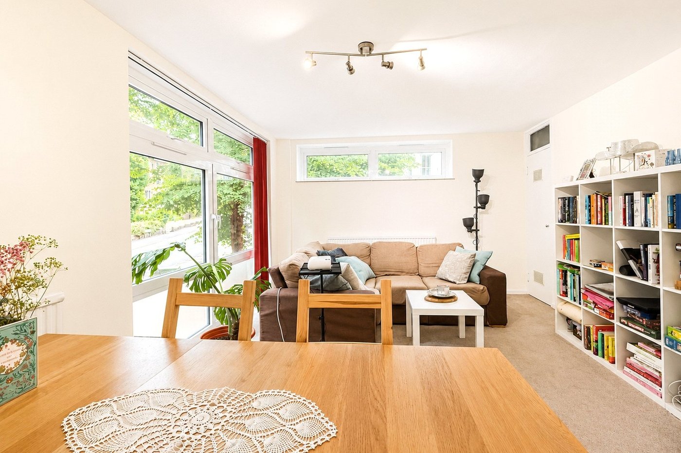 2 bedroom property for sale in London | Robinson Jackson