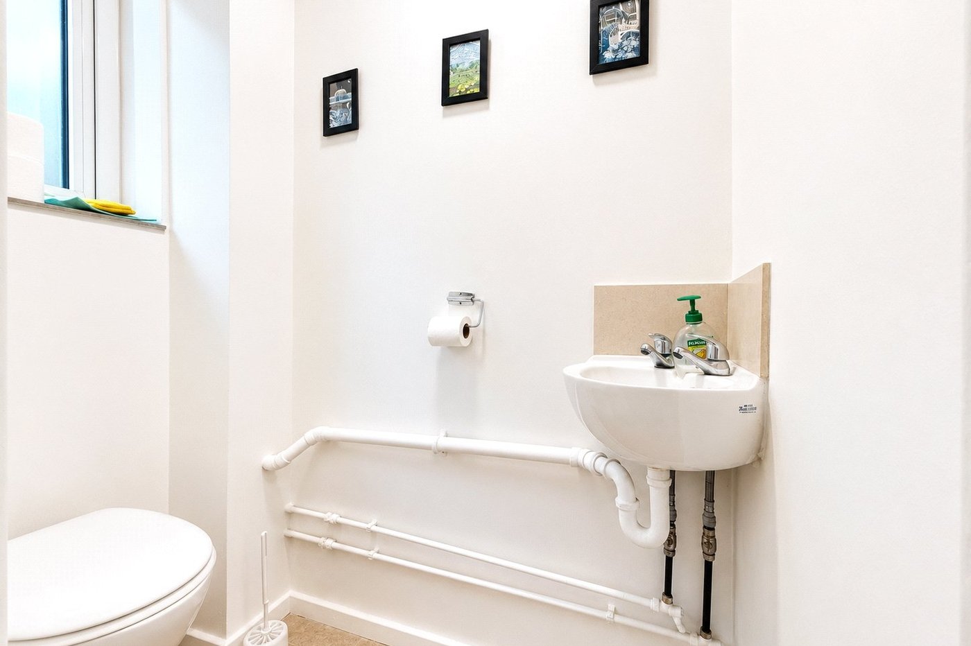 2 bedroom property for sale in London | Robinson Jackson