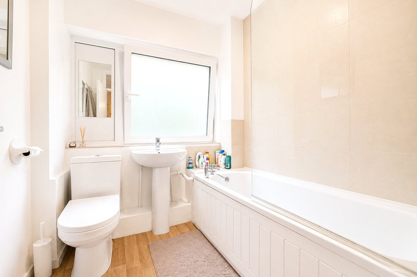 2 bedroom property for sale in London | Robinson Jackson
