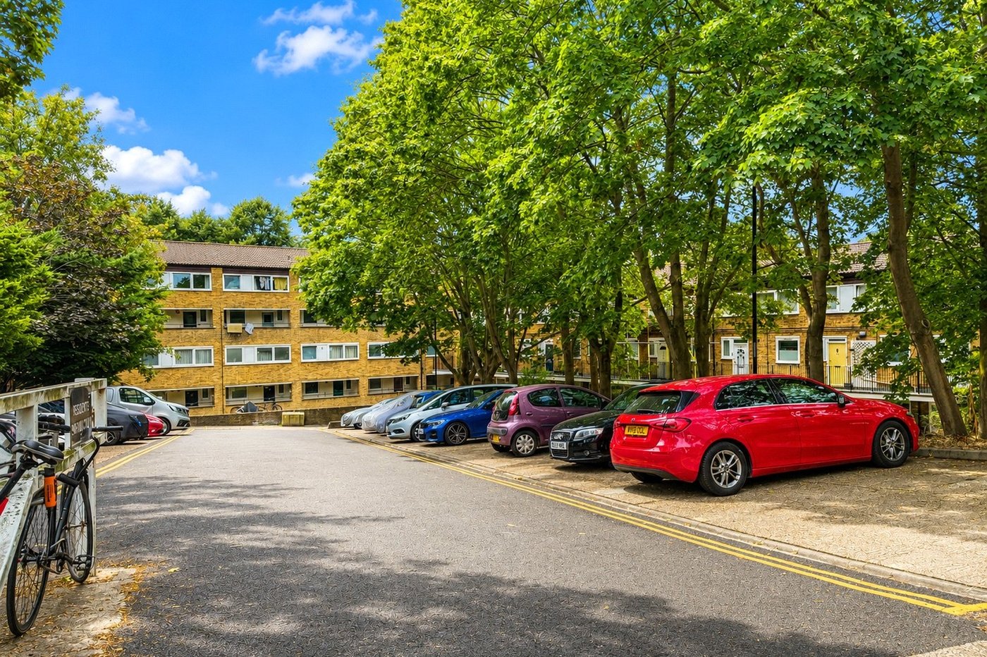 2 bedroom property for sale in London | Robinson Jackson